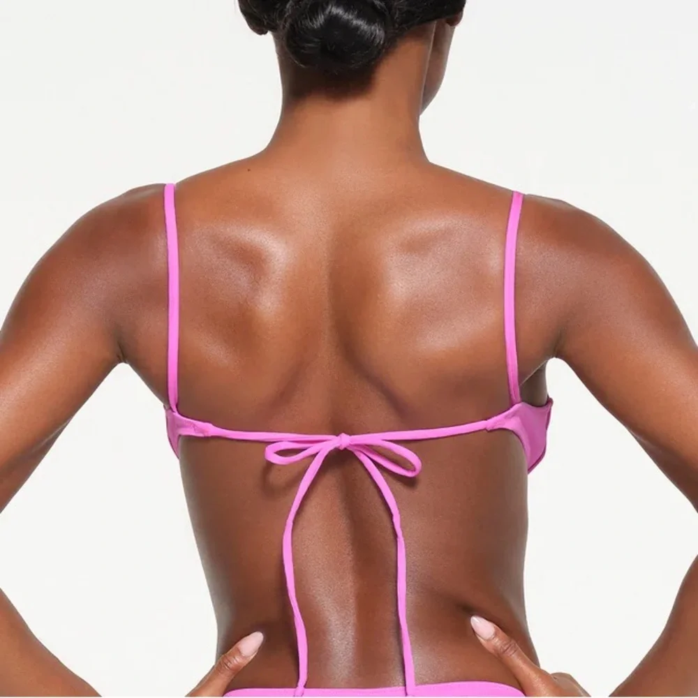 New skims inis MICRO SCOOP BIKINI‎ TOP